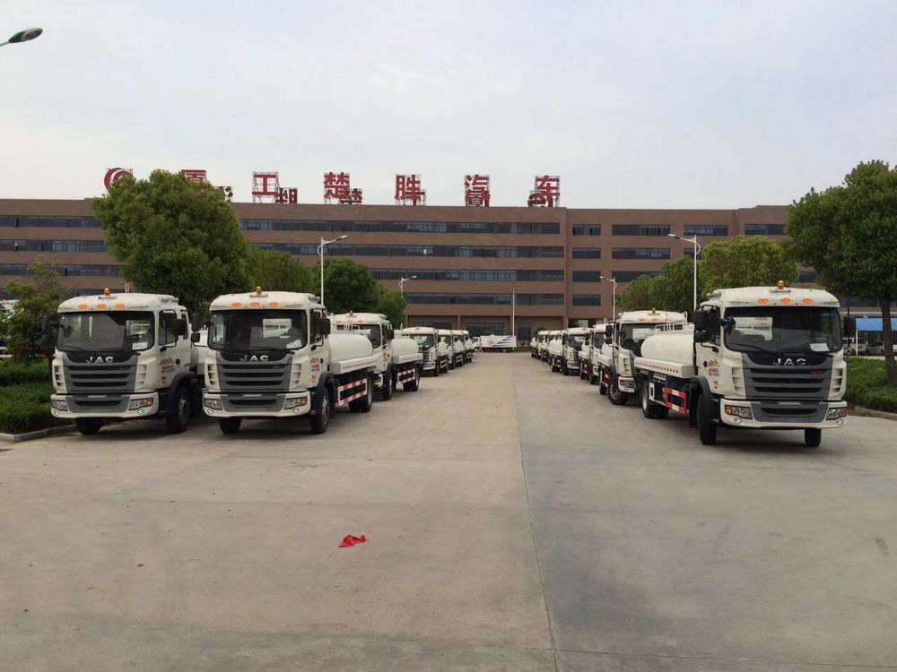 170 units JAC Water Tank Trucks Export to Venezuela 1