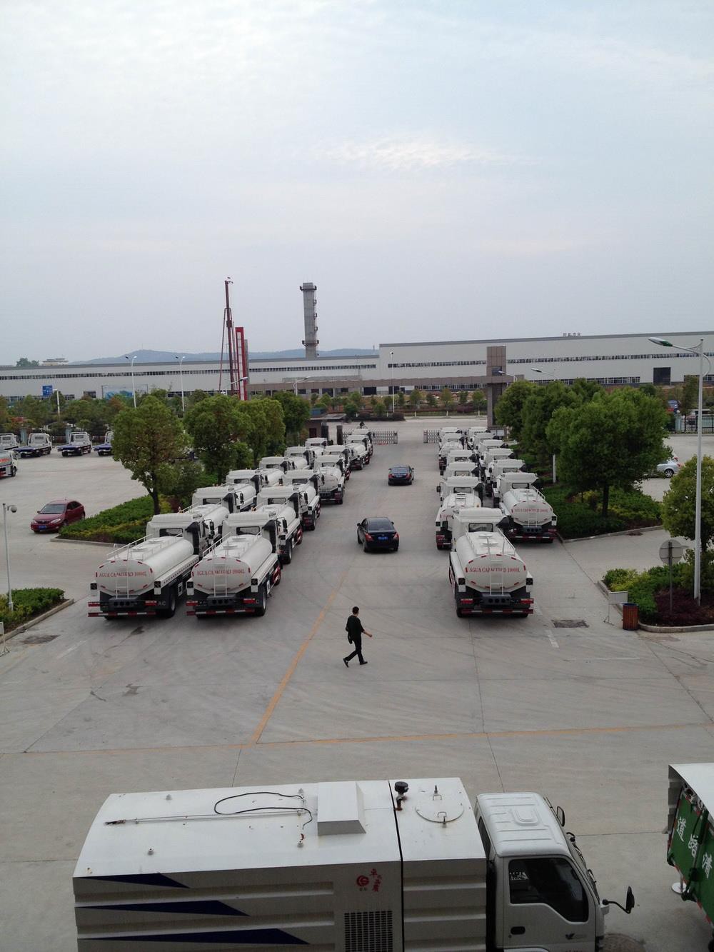170 units JAC Water Tank Trucks Export to Venezuela 5