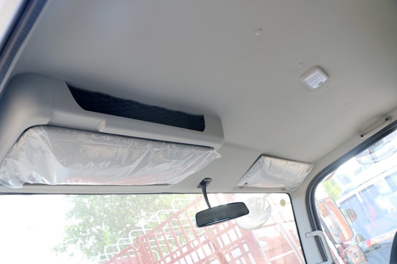 6 Wheelers Refrigerated Box Truck 18 CBM 15